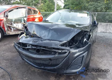 2011 Mazda Mazda3 I Sport z USA, uszkodzony, nr VIN JM1BL1UF9B1901949